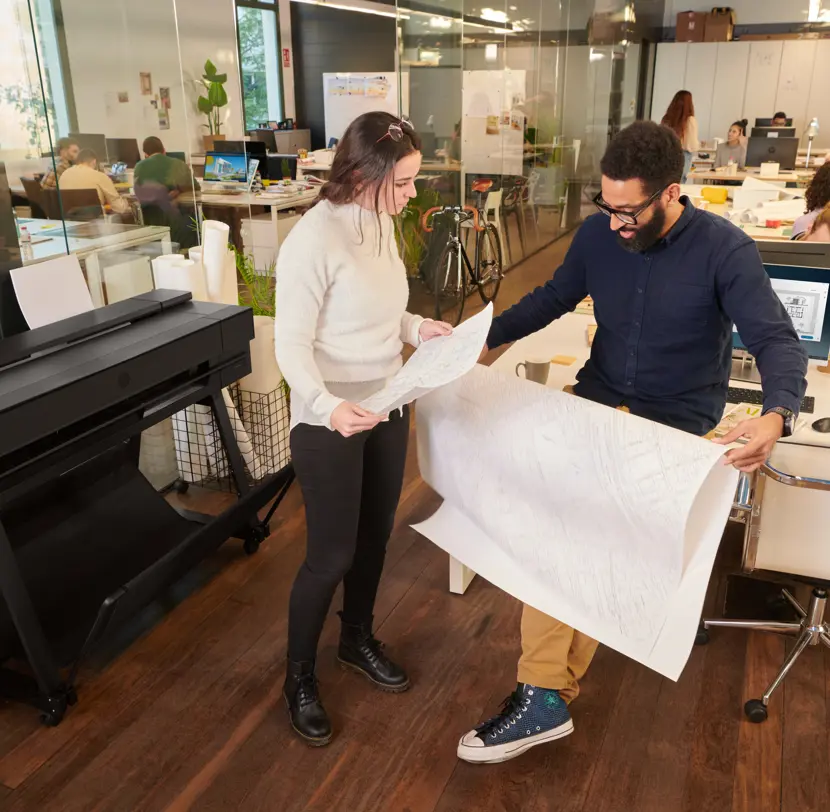 HP Designjet T850 Printer Lifestyle 02 V2 (3)