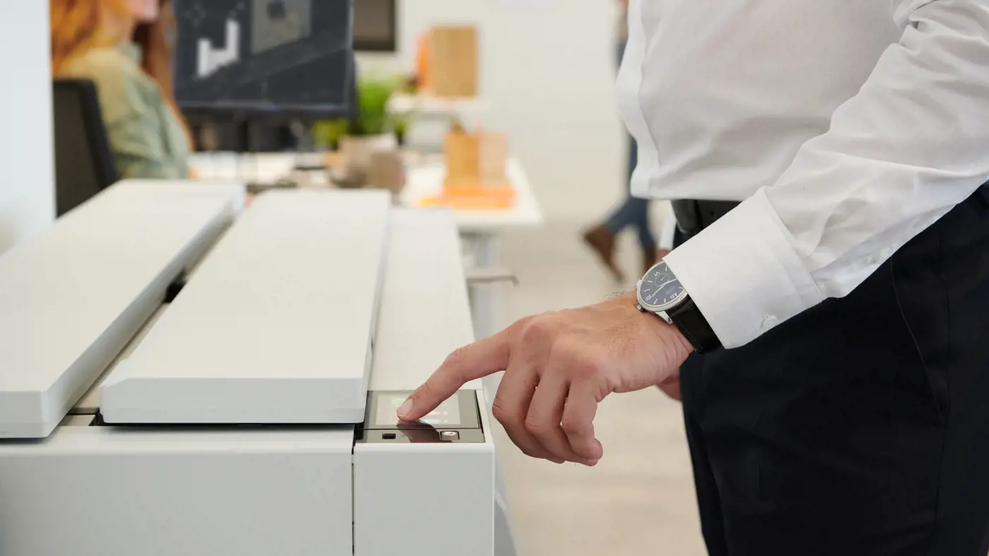 HP Designjet T950 MFP Lifestyle 08 (1)